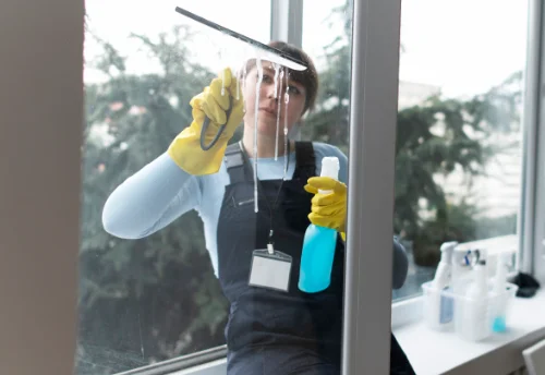 Nettoyage de vitres intérieures et extérieures à Marchésieux